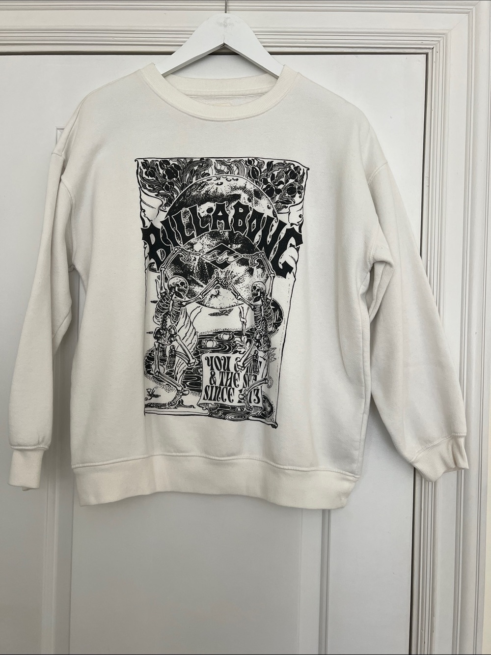 Billabong White Crewneck Sweatshirt with Black Graphic Print